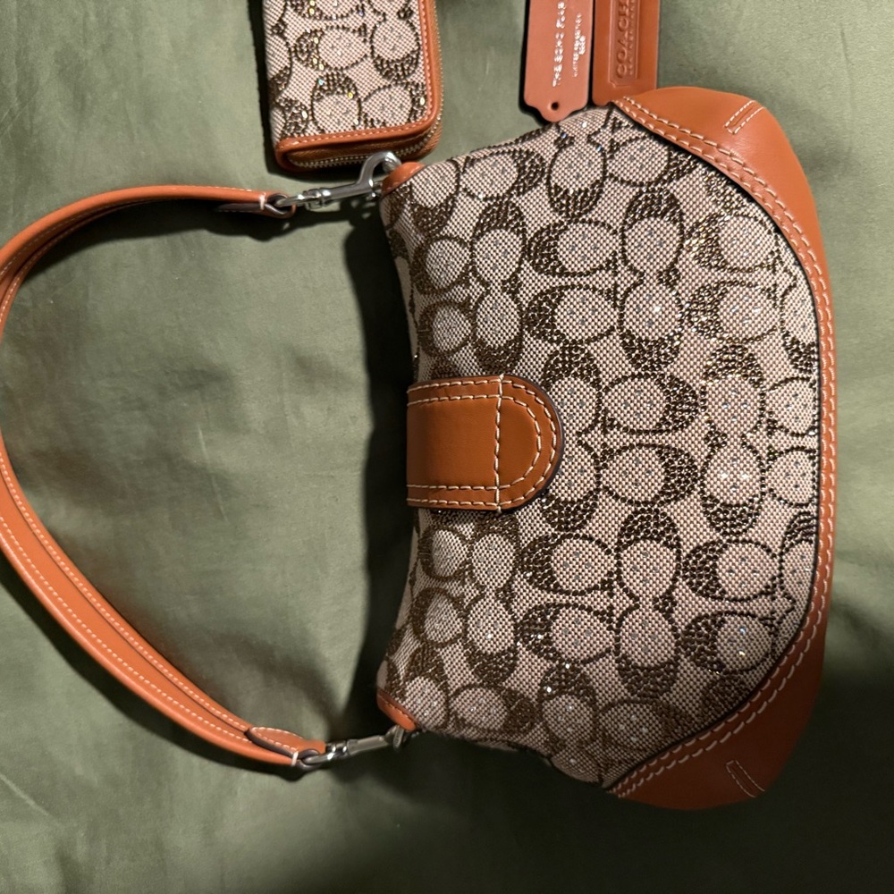 Coach Full Sized Crystal SoHo + Matching Wallet - Picture 4 of 7